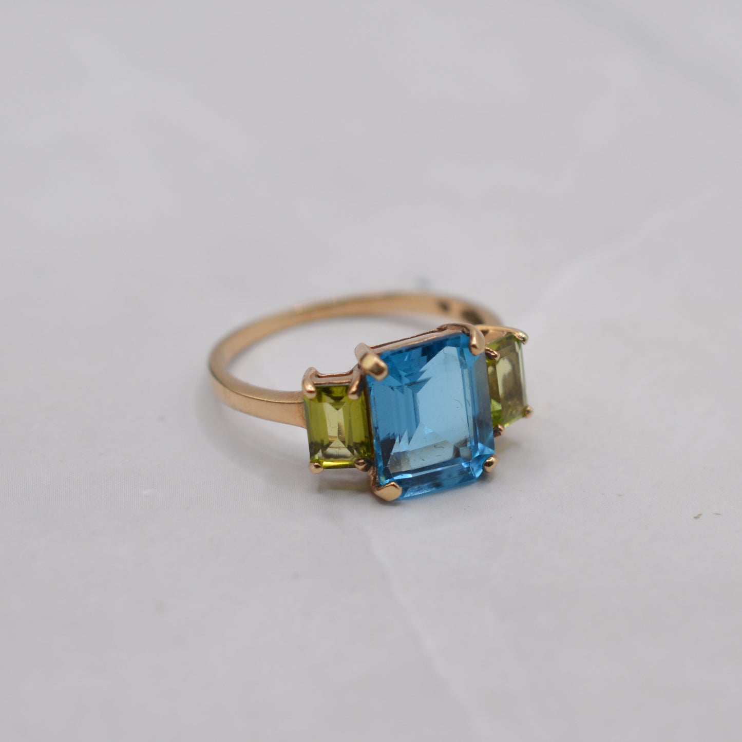 9ct Gold Topaz & Peridot Trilogy Ring
