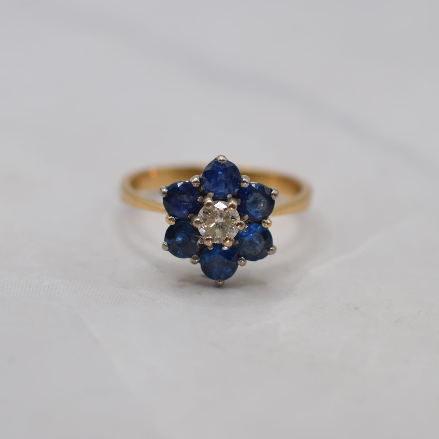 1970s Vintage 18ct Gold Sapphire & Diamond Floral Cluster Ring