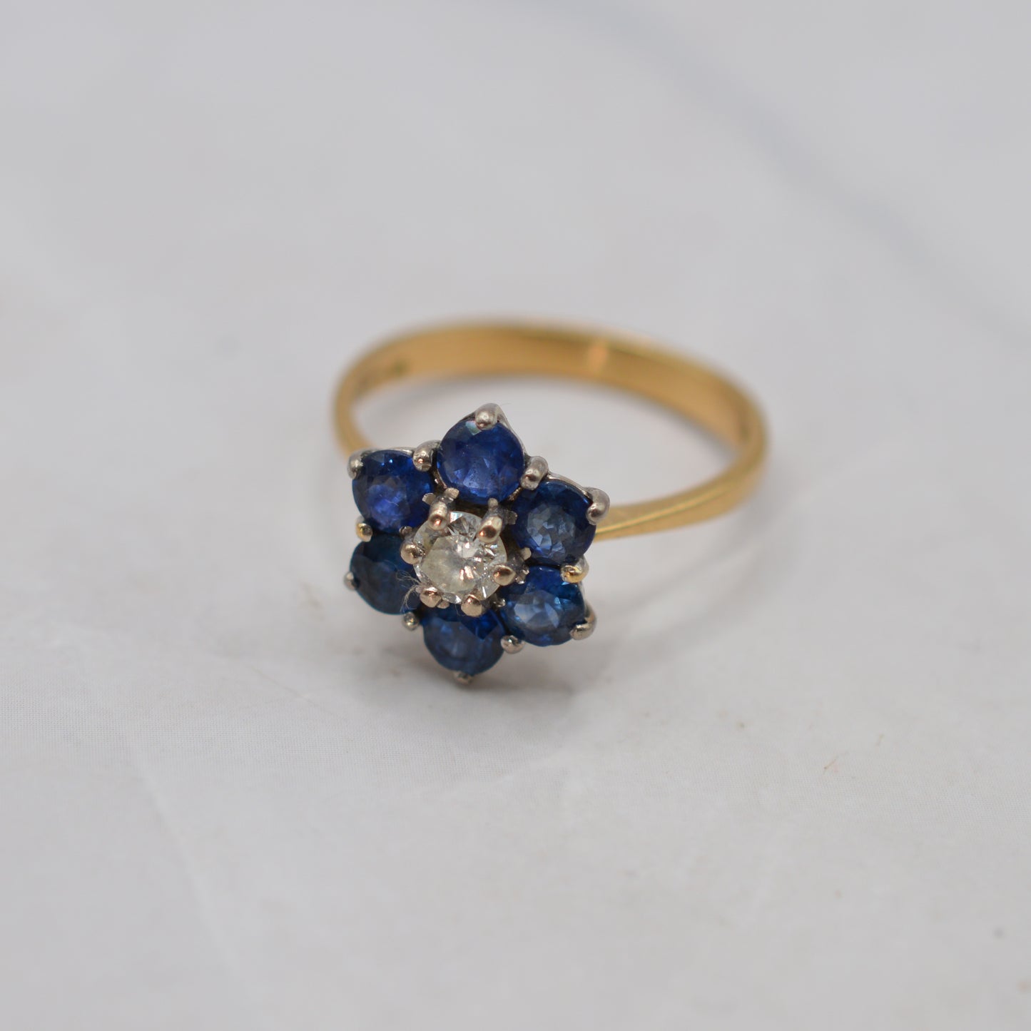 1970s Vintage 18ct Gold Sapphire & Diamond Floral Cluster Ring