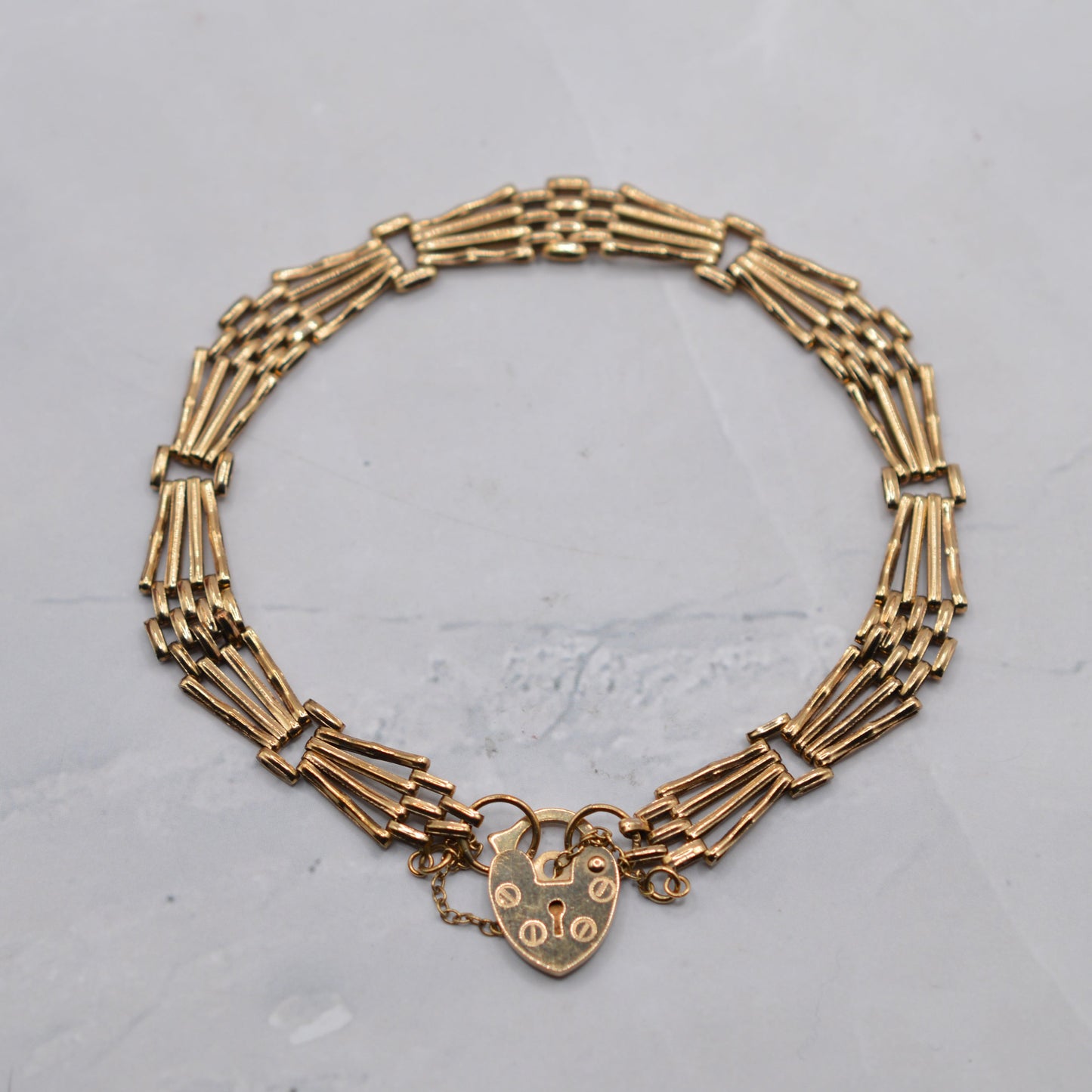 1990s 9ct Gold Four-Bar Gate Bracelet with Heart Padlock