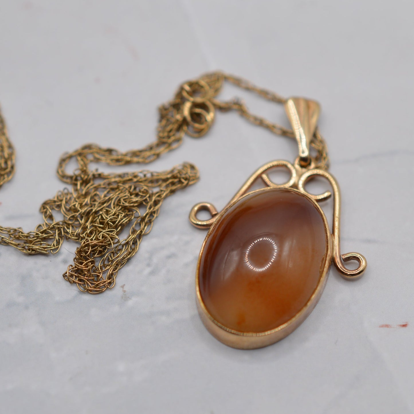 1970s Vintage 9ct Gold Agate Pendant Necklace (19" Chain)