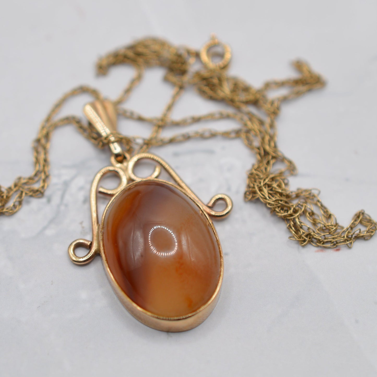 1970s Vintage 9ct Gold Agate Pendant Necklace (19" Chain)