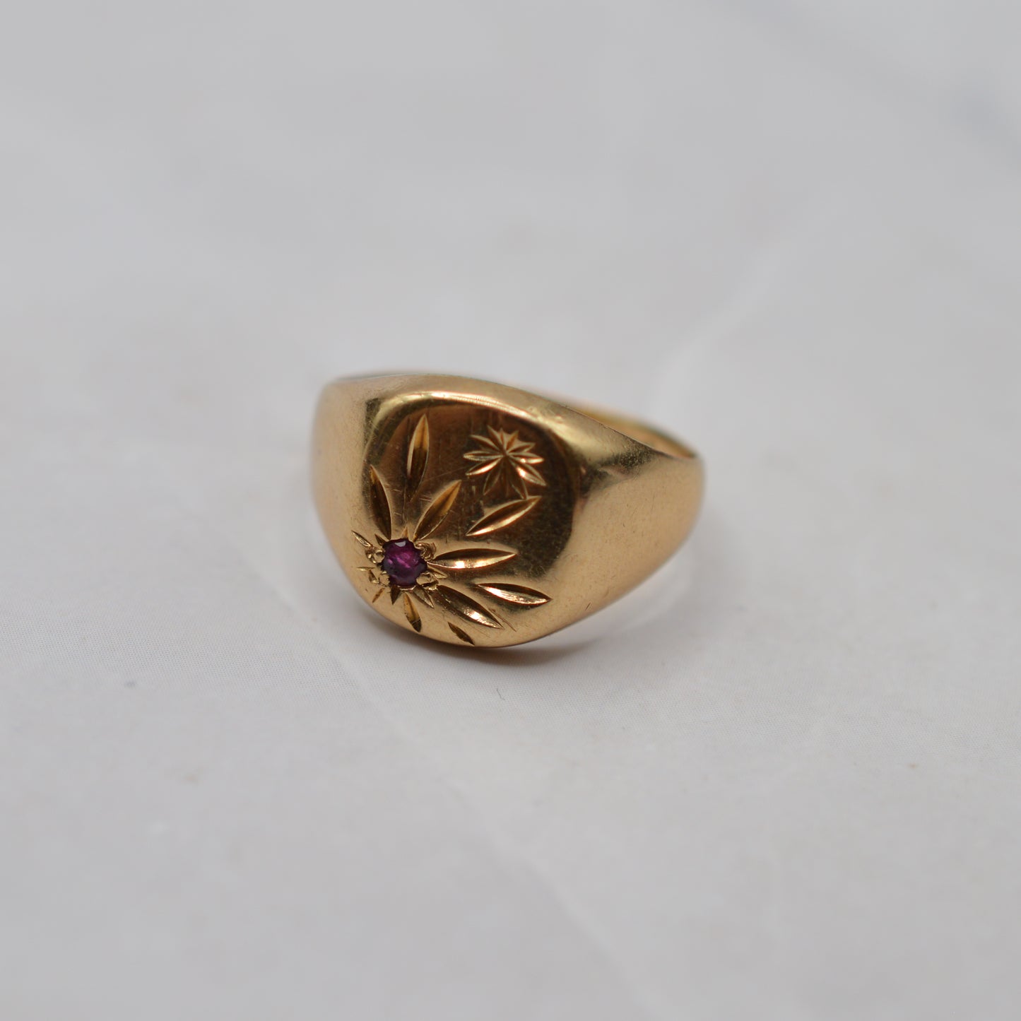 1970s Vintage 9ct Gold Garnet Floral Pinky Ring