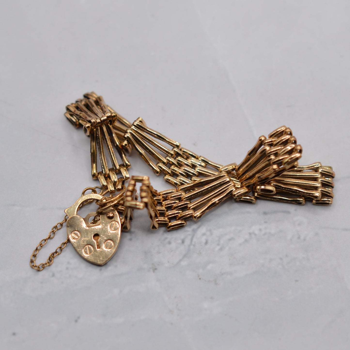 1990s 9ct Gold Four-Bar Gate Bracelet with Heart Padlock
