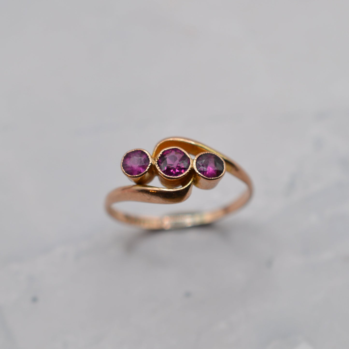 Antique 9ct Gold Garnet Trilogy Ring