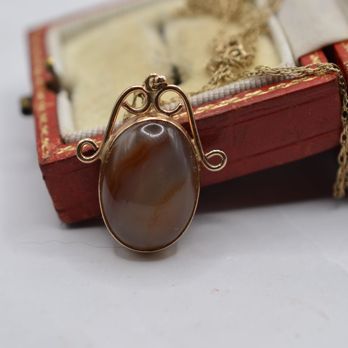1970s Vintage 9ct Gold Agate Pendant Necklace (19" Chain)