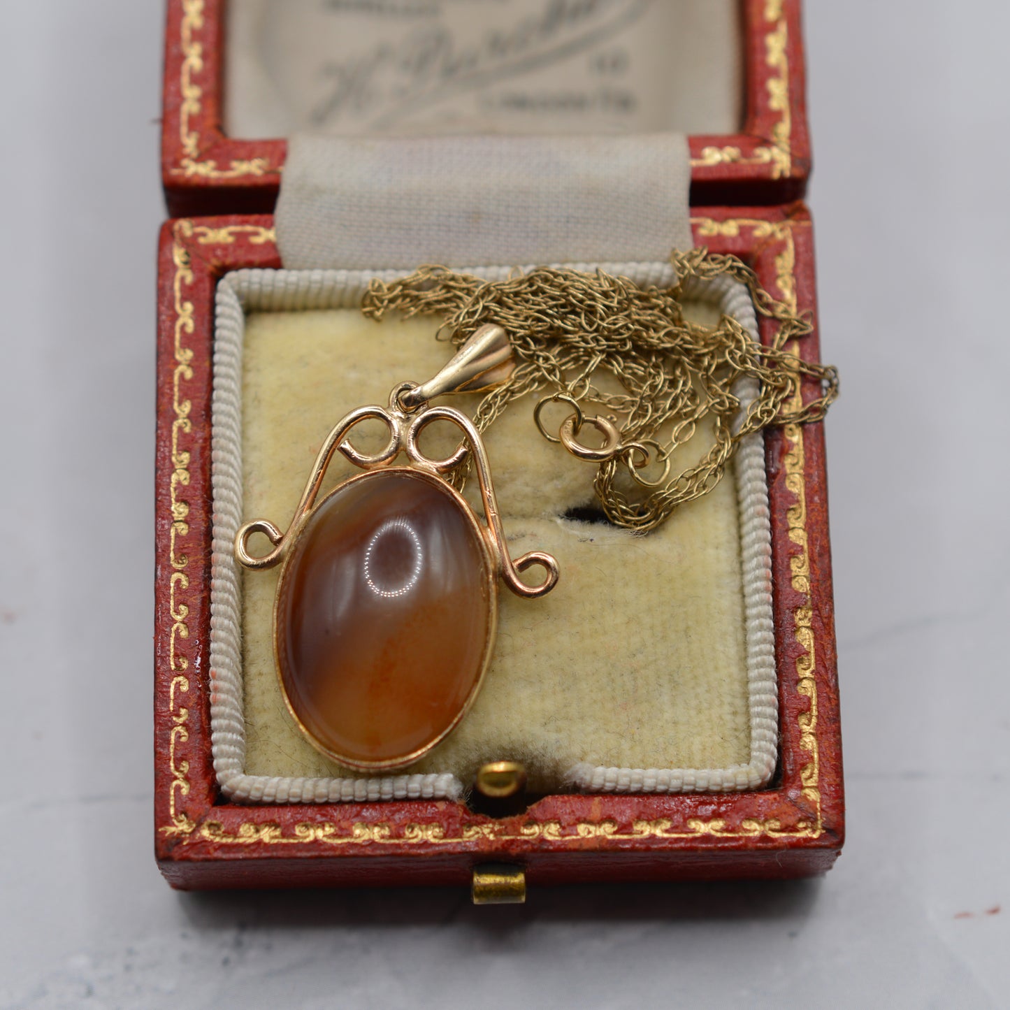1970s Vintage 9ct Gold Agate Pendant Necklace (19" Chain)