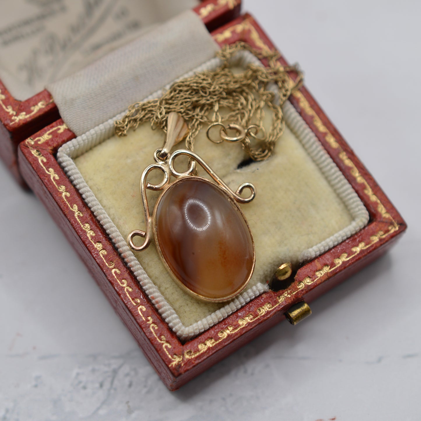 1970s Vintage 9ct Gold Agate Pendant Necklace (19" Chain)