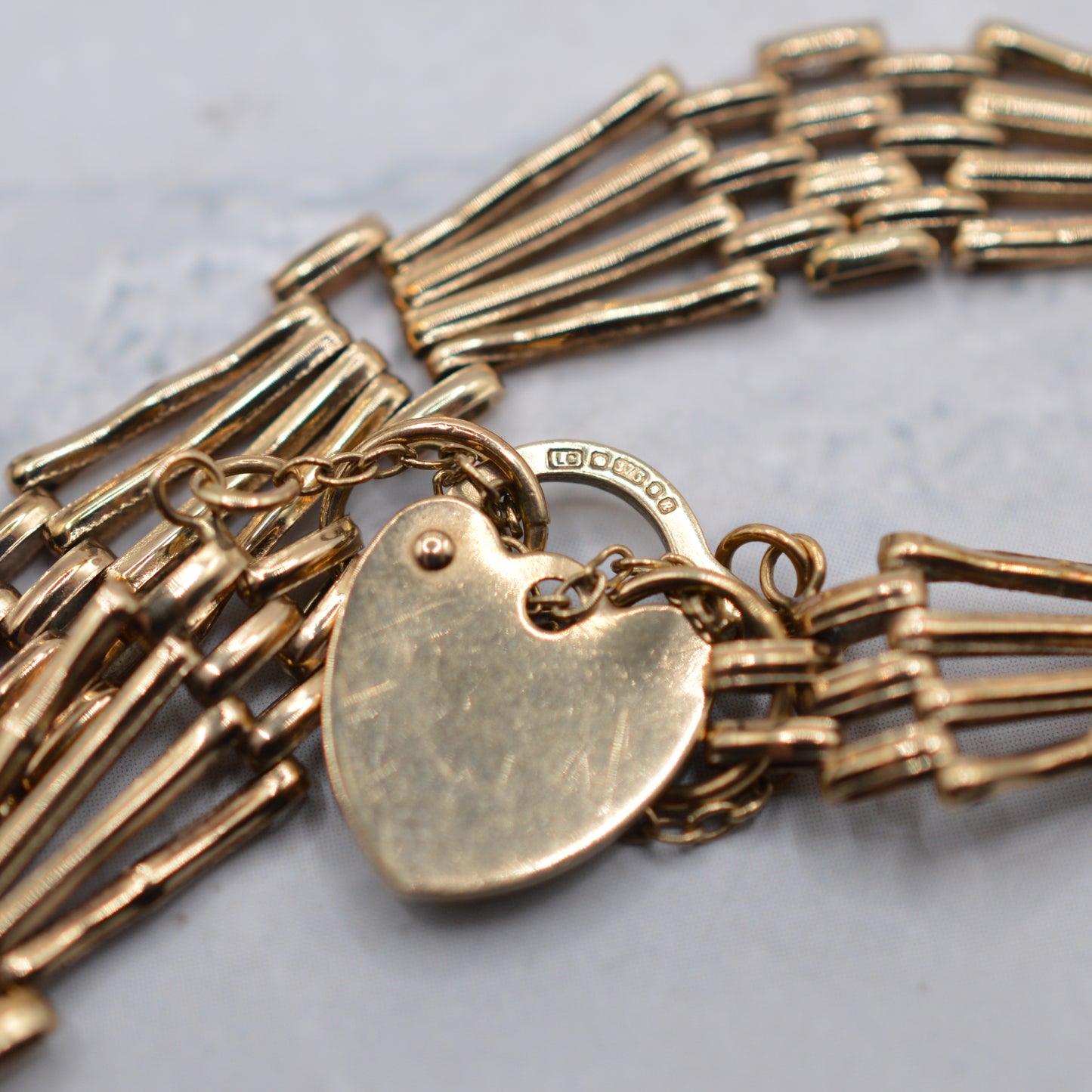 1990s 9ct Gold Four-Bar Gate Bracelet with Heart Padlock