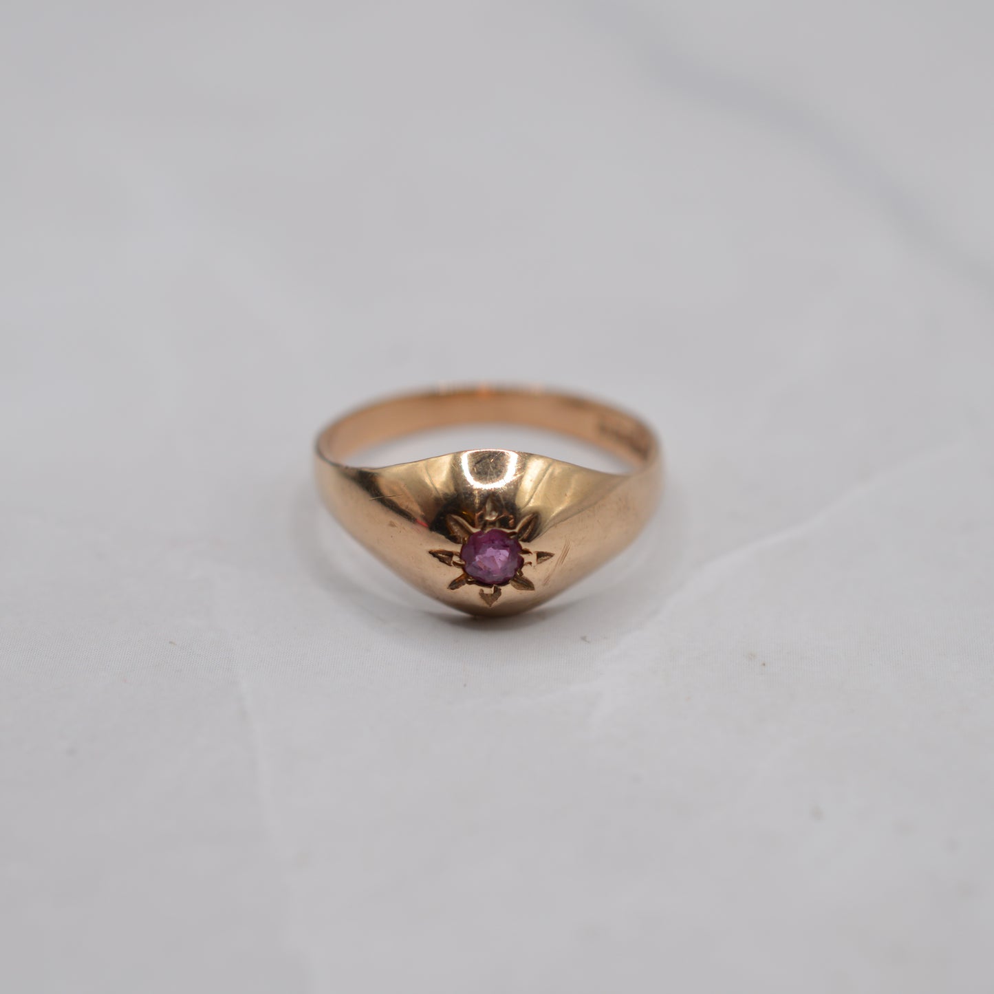 1970s Vintage 9ct Gold Ruby Starburst Dome Ring