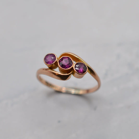 Antique 9ct Gold Garnet Trilogy Ring
