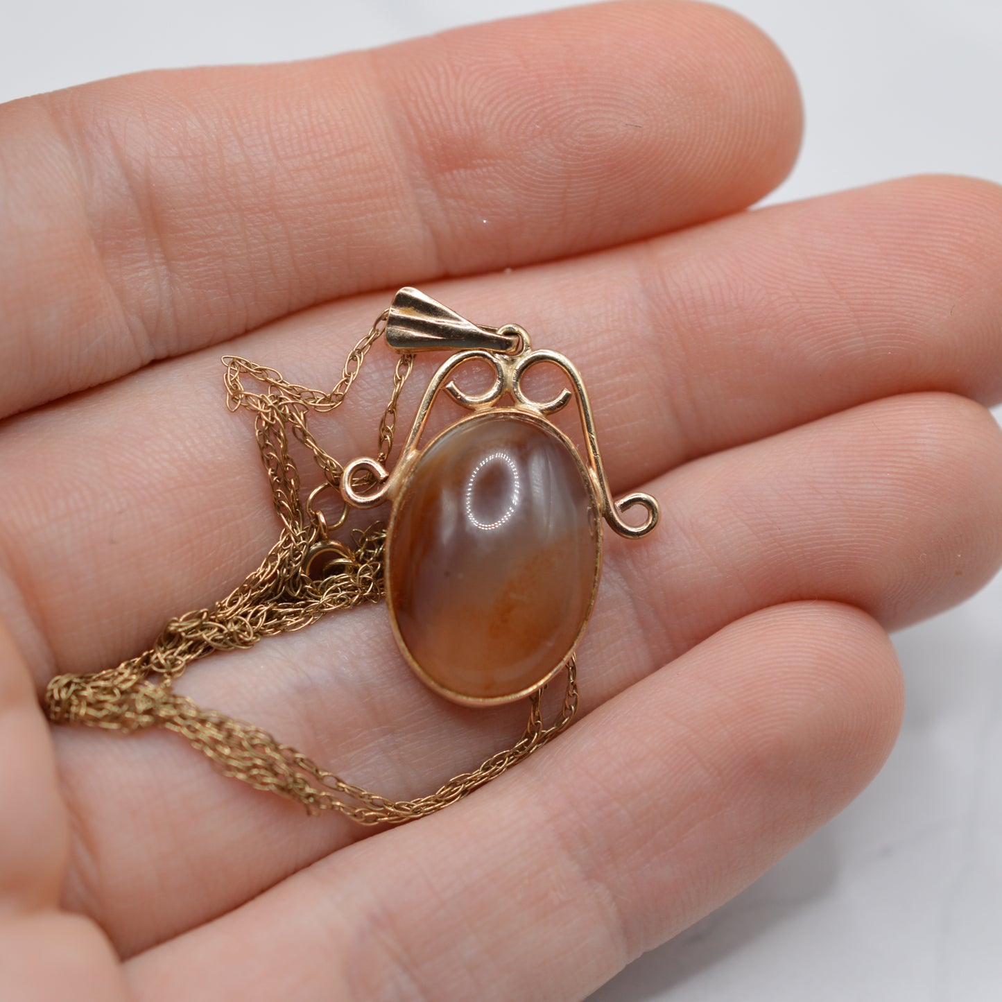 1970s Vintage 9ct Gold Agate Pendant Necklace (19" Chain)