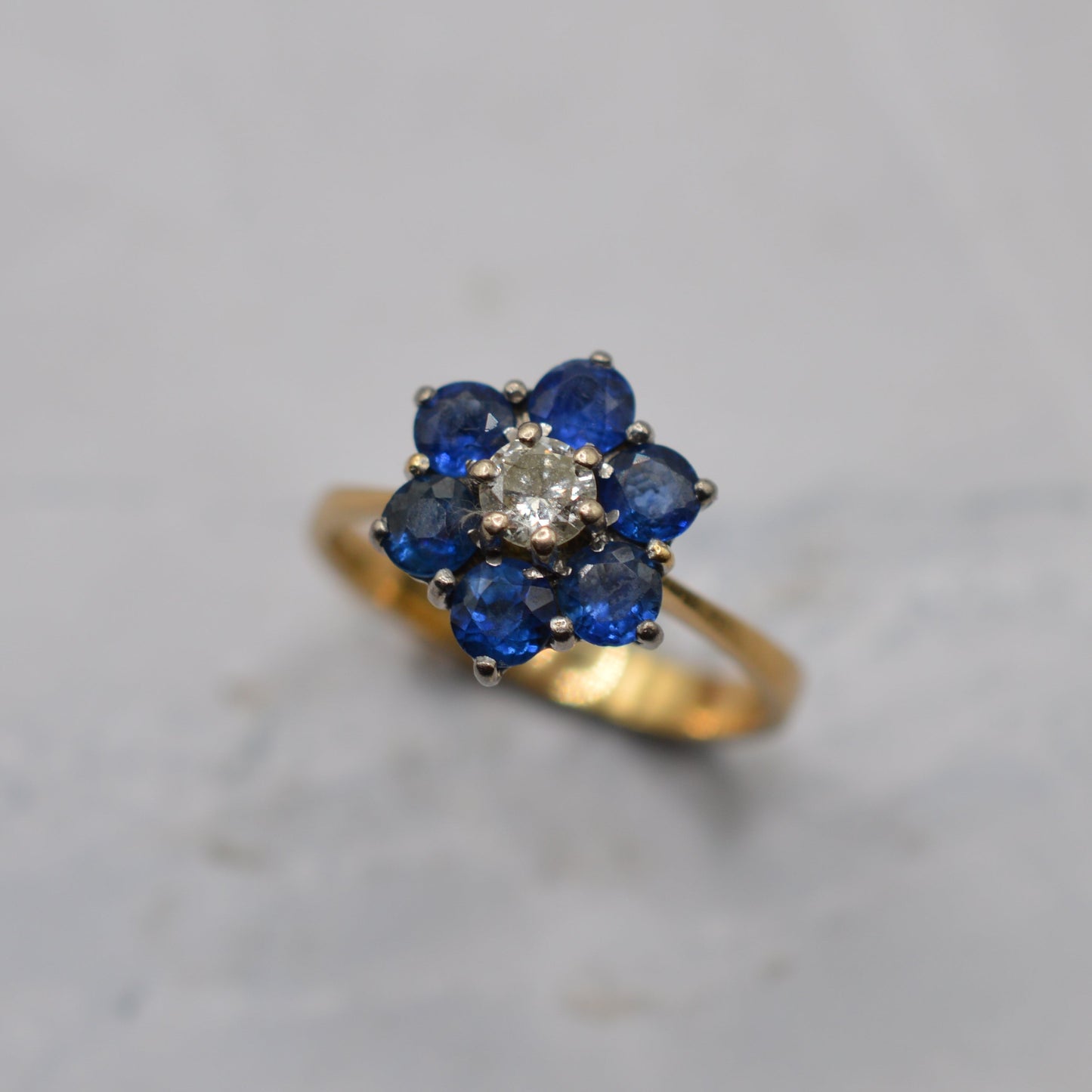 1970s Vintage 18ct Gold Sapphire & Diamond Floral Cluster Ring