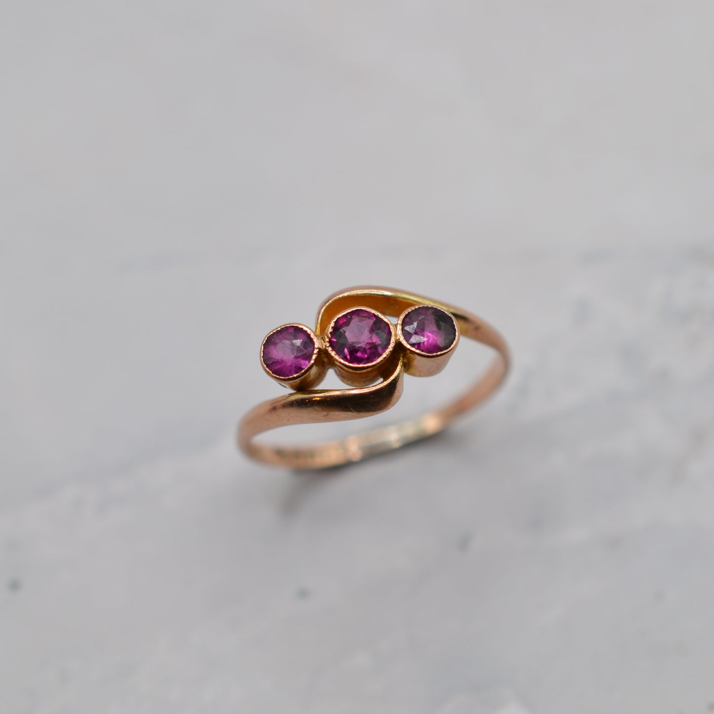 Antique 9ct Gold Garnet Trilogy Ring