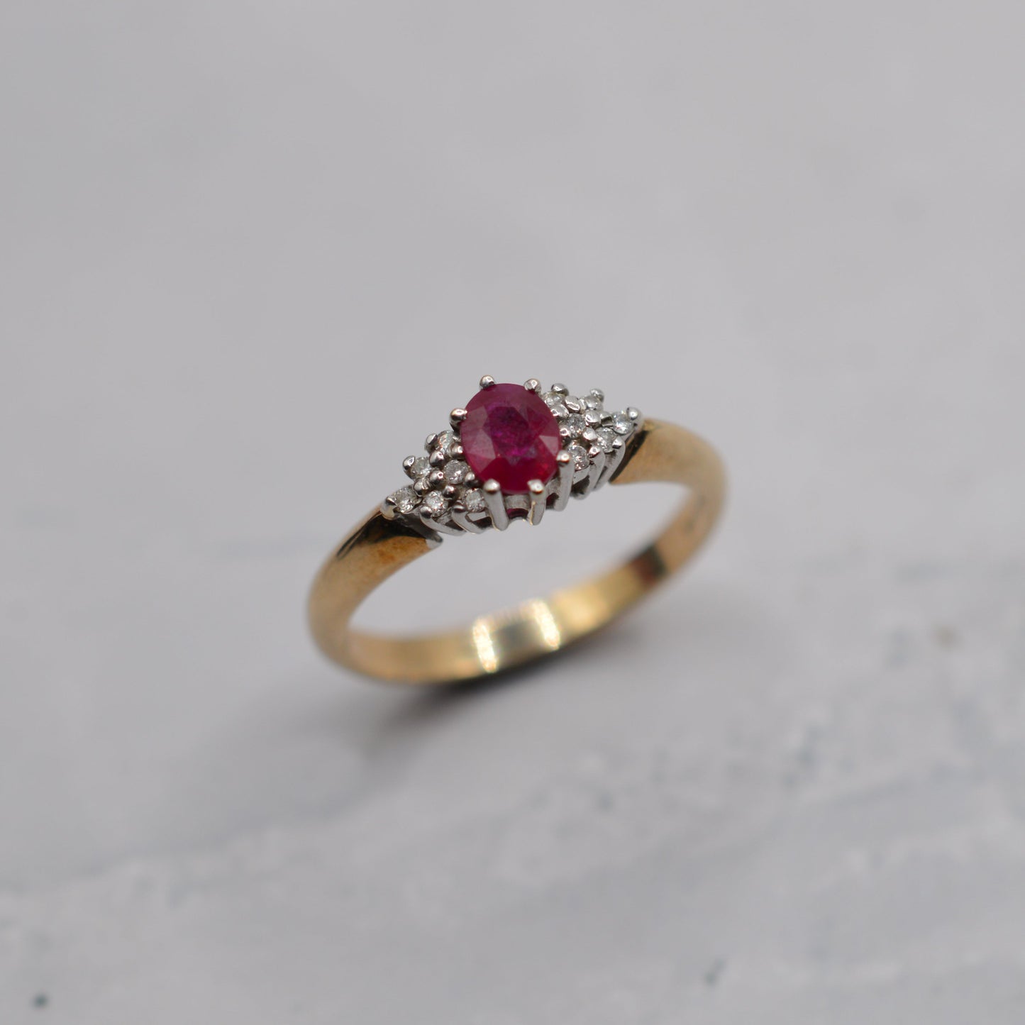Y2K 9ct Gold Ruby & Diamond Cluster Ring