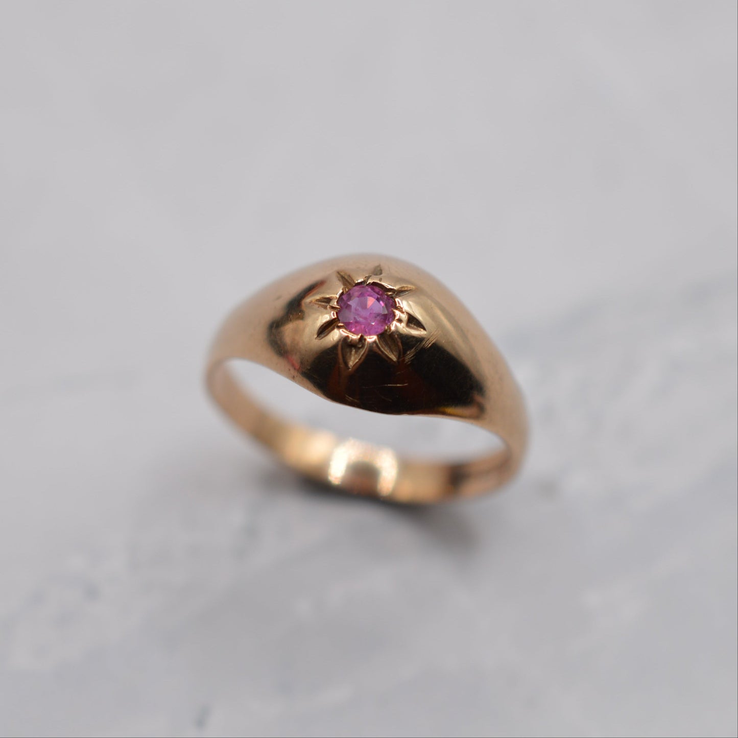 1970s Vintage 9ct Gold Ruby Starburst Dome Ring