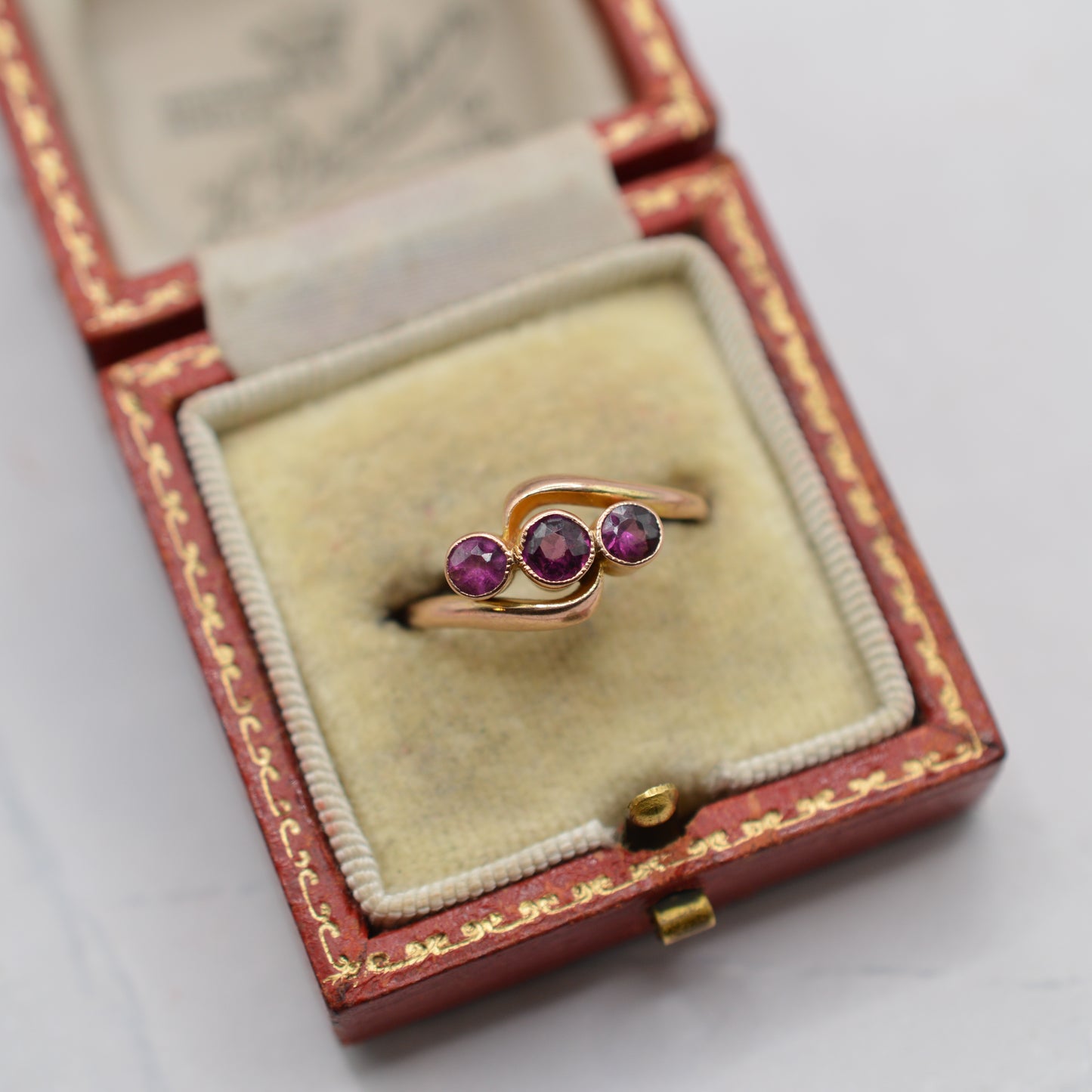 Antique 9ct Gold Garnet Trilogy Ring