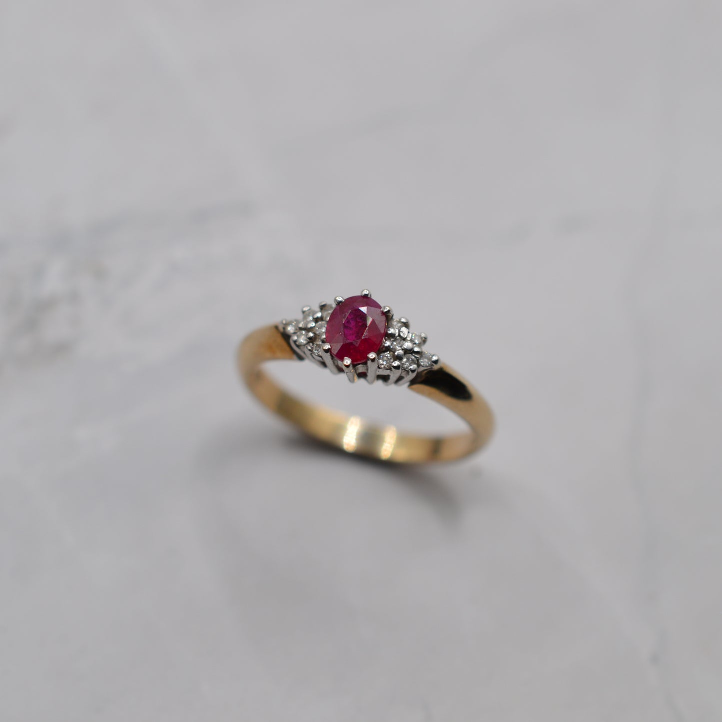 Y2K 9ct Gold Ruby & Diamond Cluster Ring