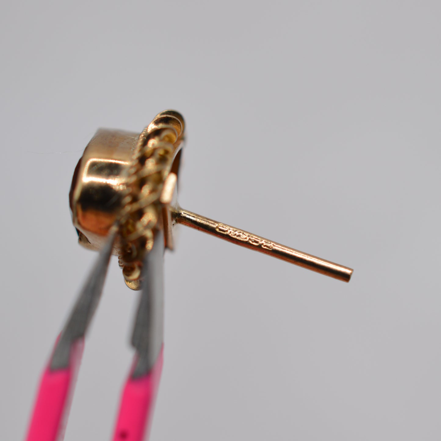 1990s 9ct Gold Garnet Heart Stud Earrings