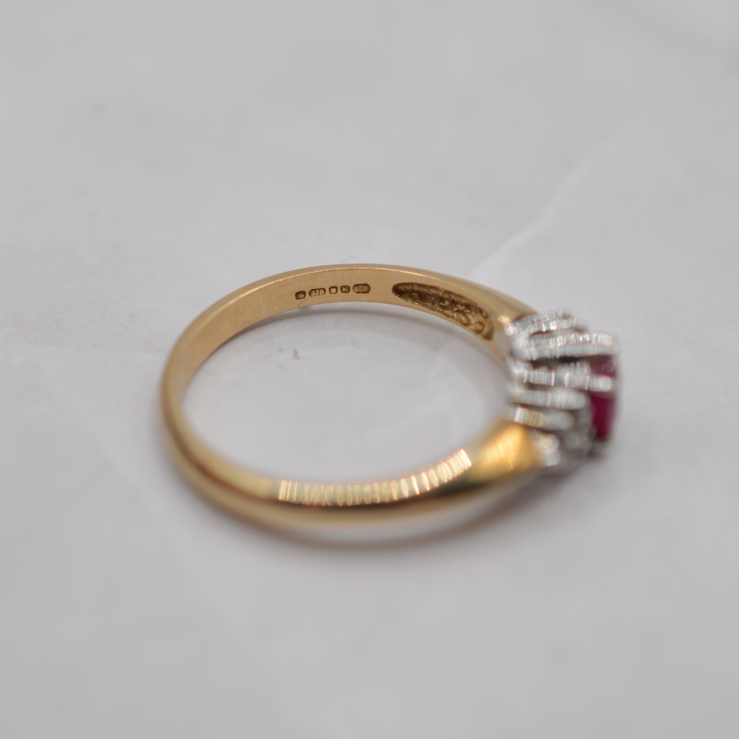 Y2K 9ct Gold Ruby & Diamond Cluster Ring