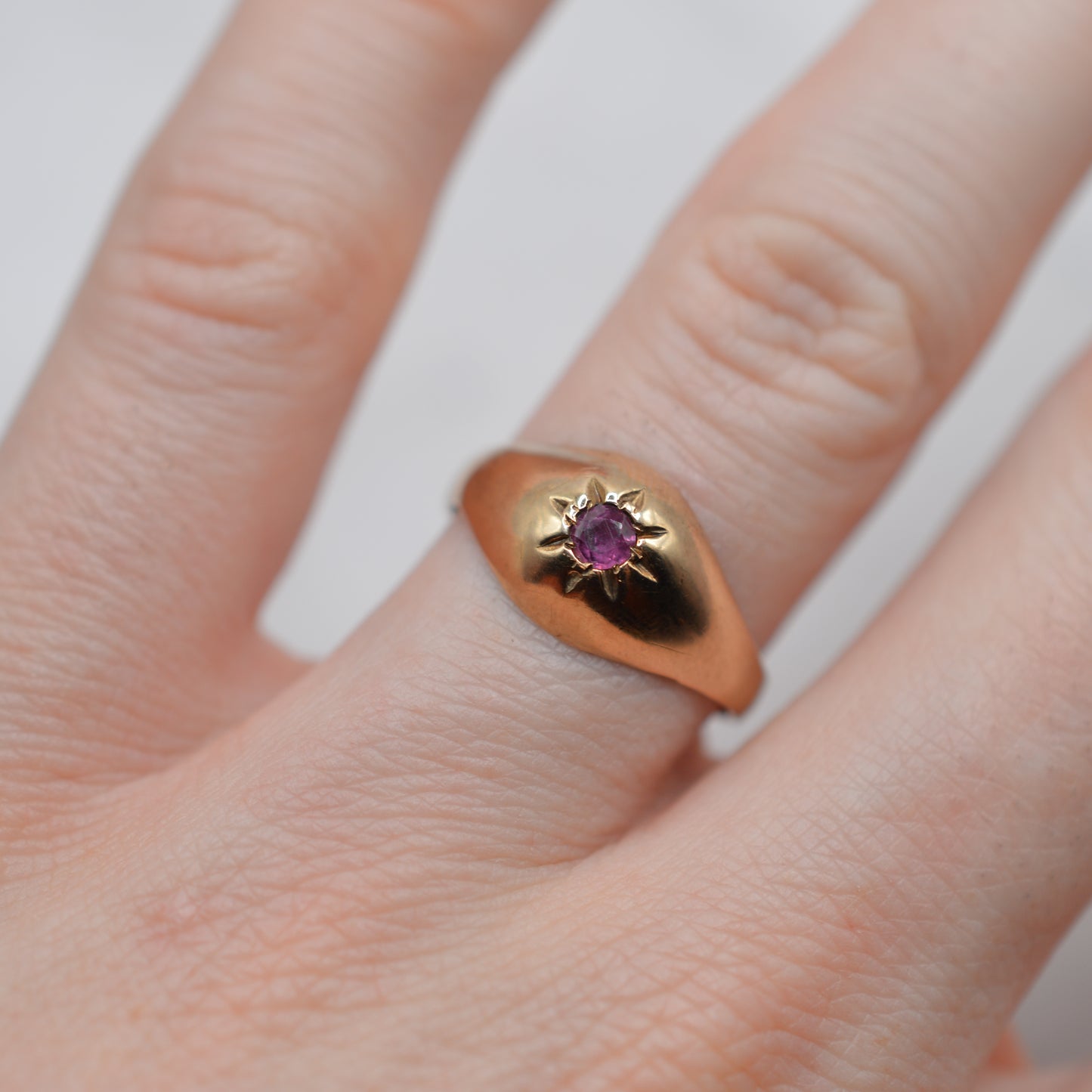 1970s Vintage 9ct Gold Ruby Starburst Dome Ring