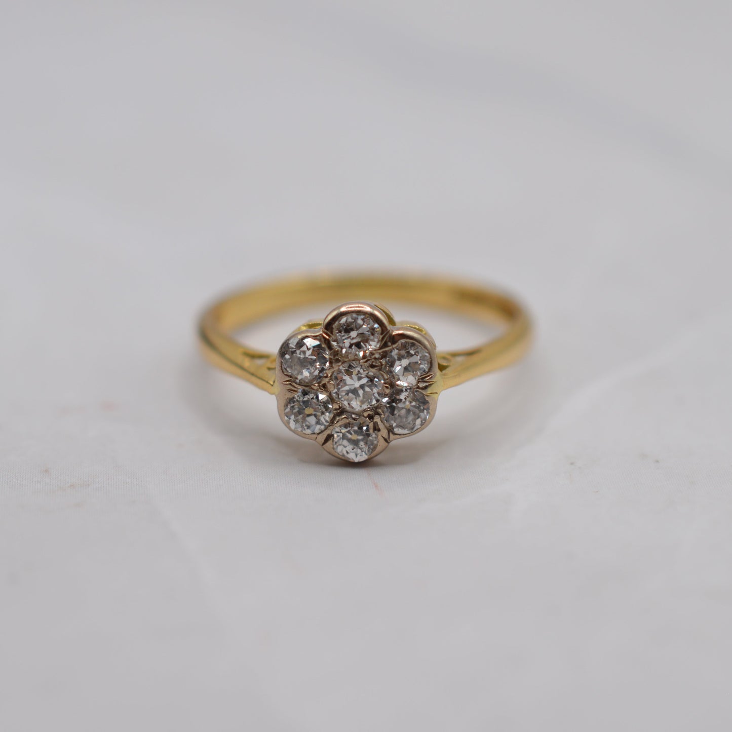 18ct Gold Diamond Daisy Cluster Ring