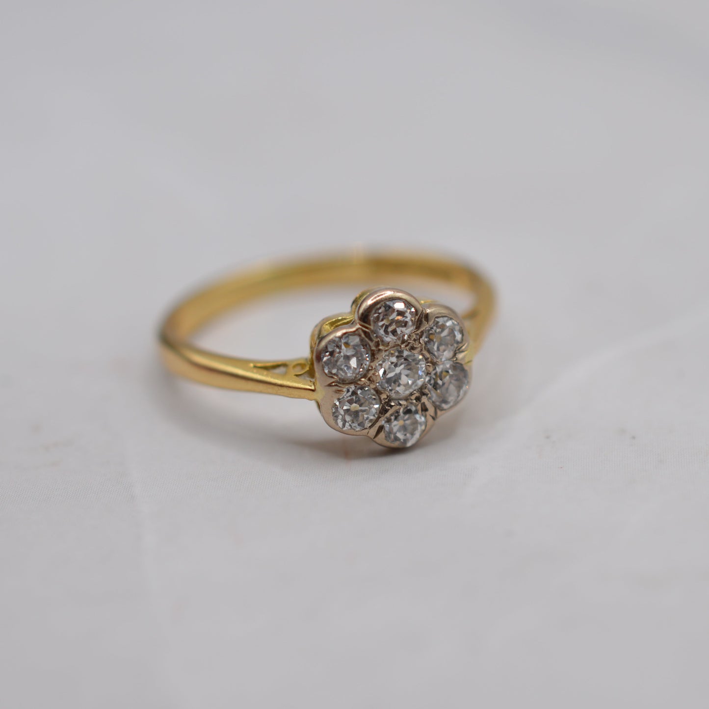 18ct Gold Diamond Daisy Cluster Ring