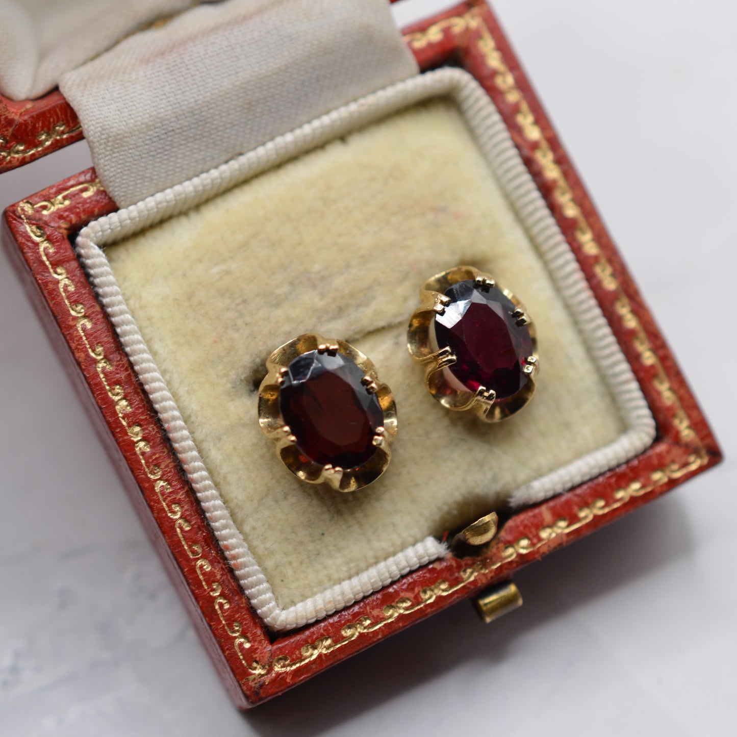 1990s 9ct Gold Garnet Stud Earrings in Buttercup Setting