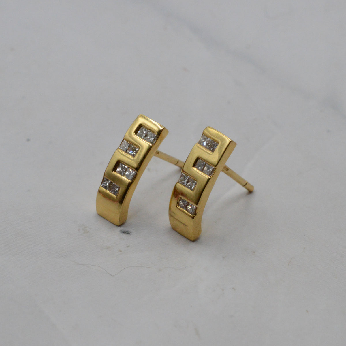 18ct Gold Diamond Curved Bar Stud Earrings