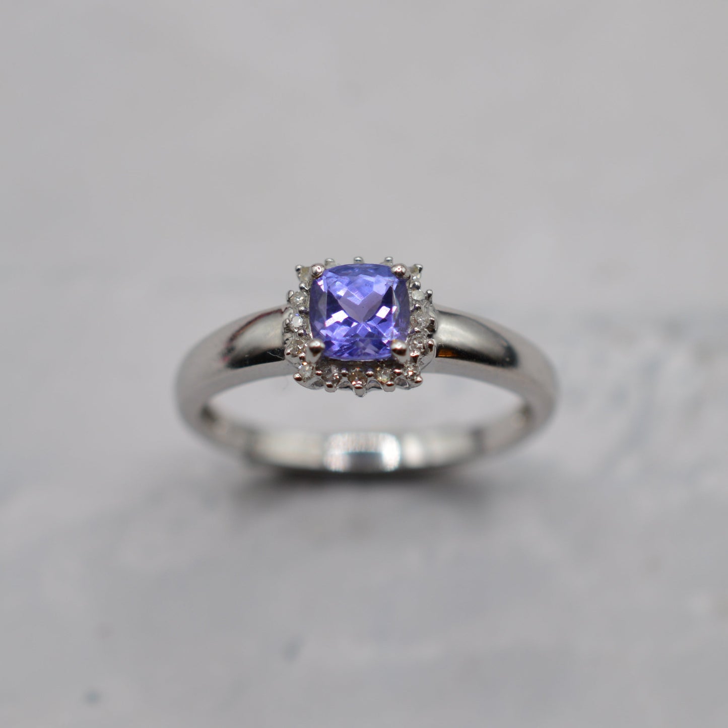Y2K 18ct Gold Tanzanite & Diamond Halo Ring