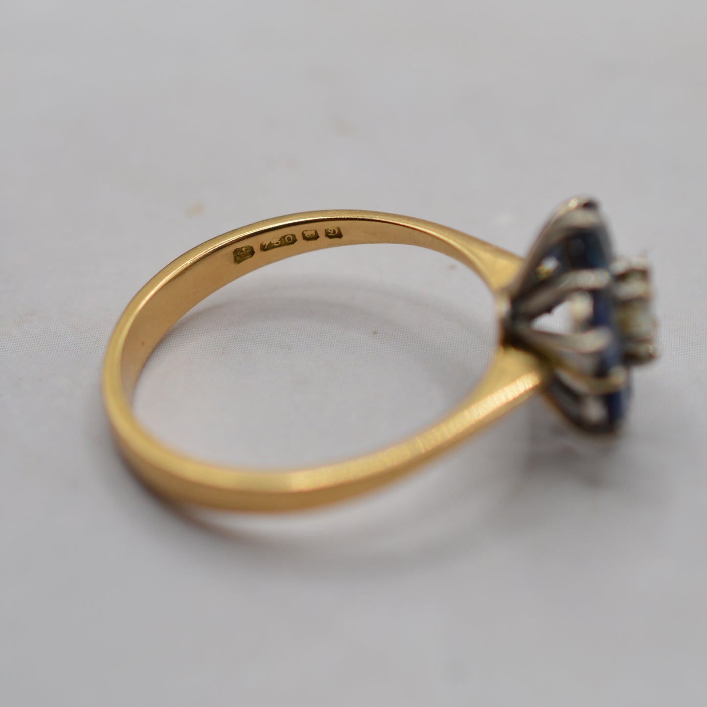 1970s Vintage 18ct Gold Sapphire & Diamond Floral Cluster Ring