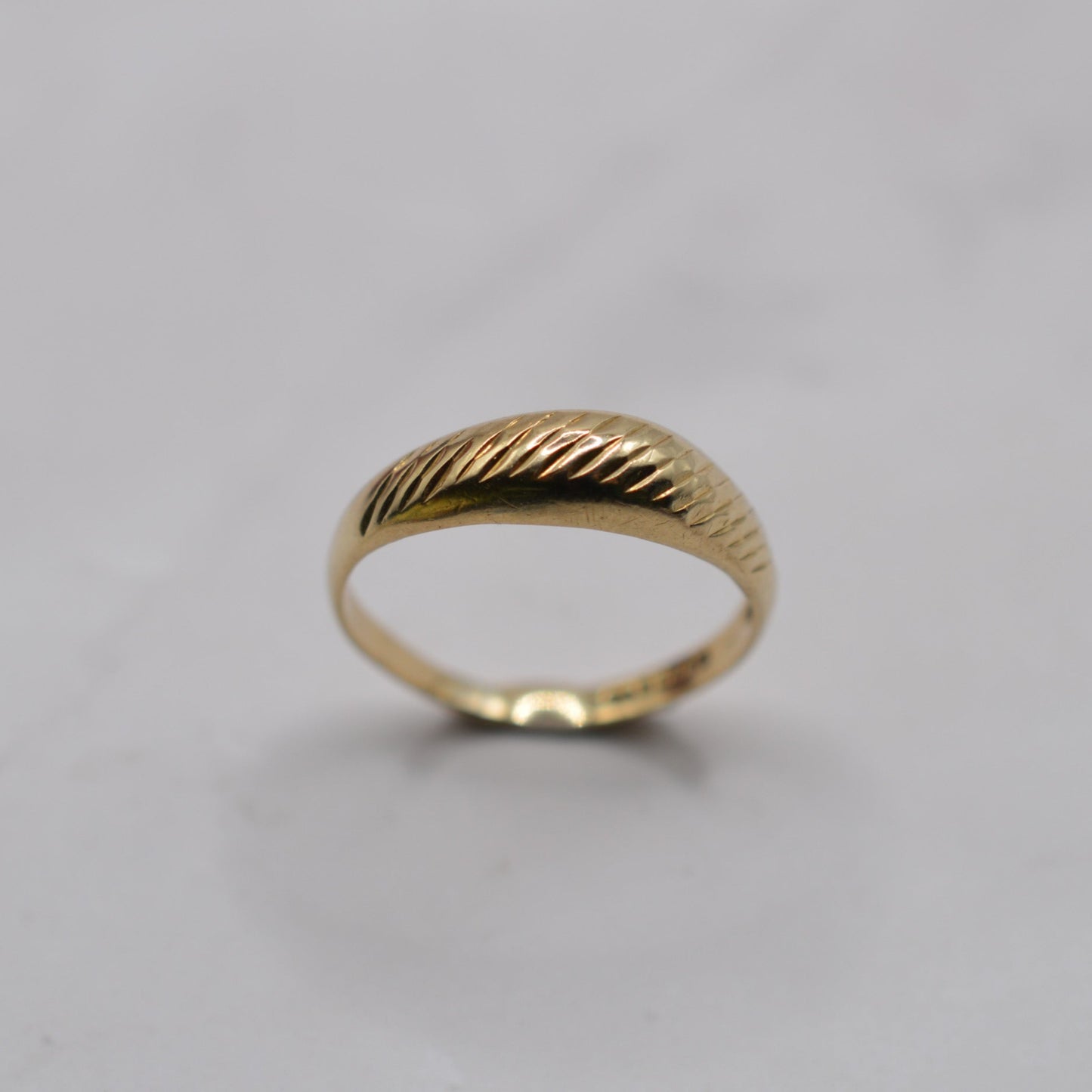 1980s 9ct Gold Engraved Band Ring