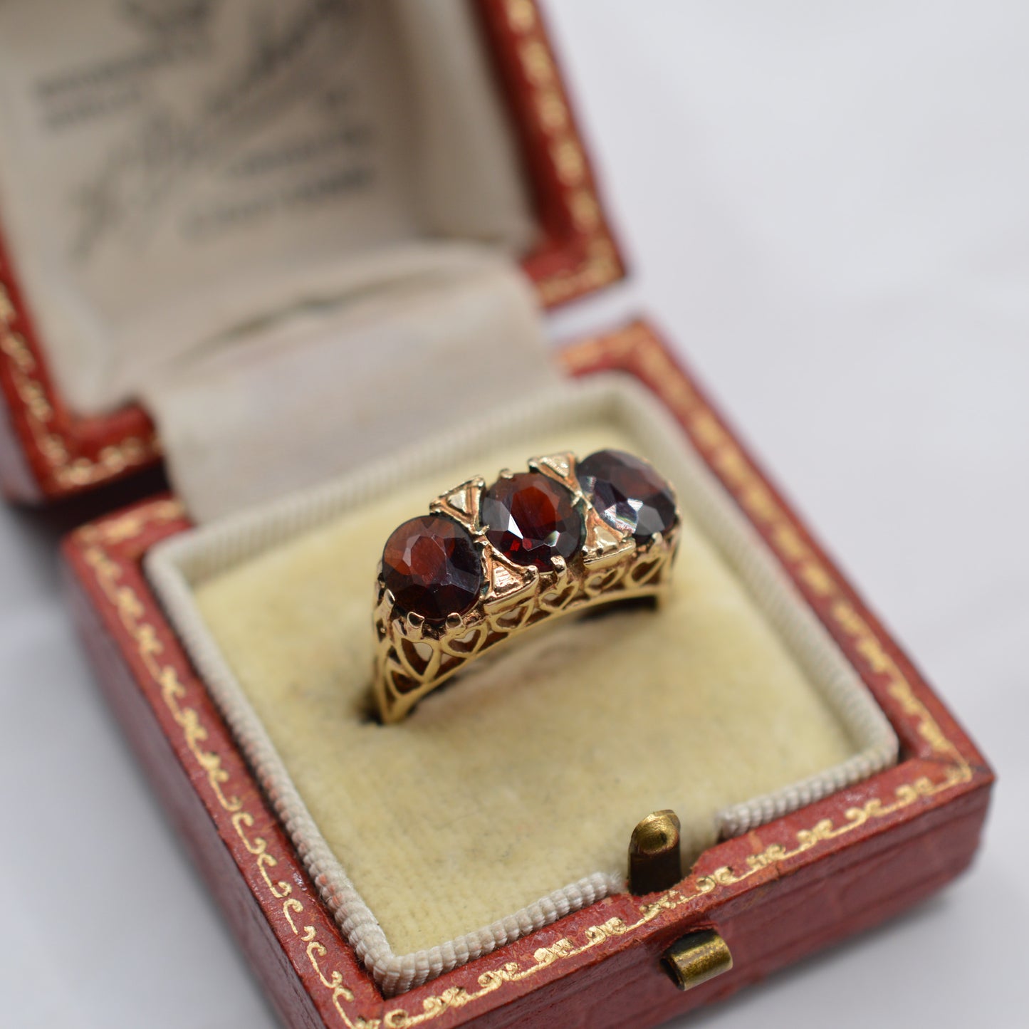 1970s Chunky Vintage 9ct Gold Garnet Trilogy Ring with Heart-Pierced Gallery