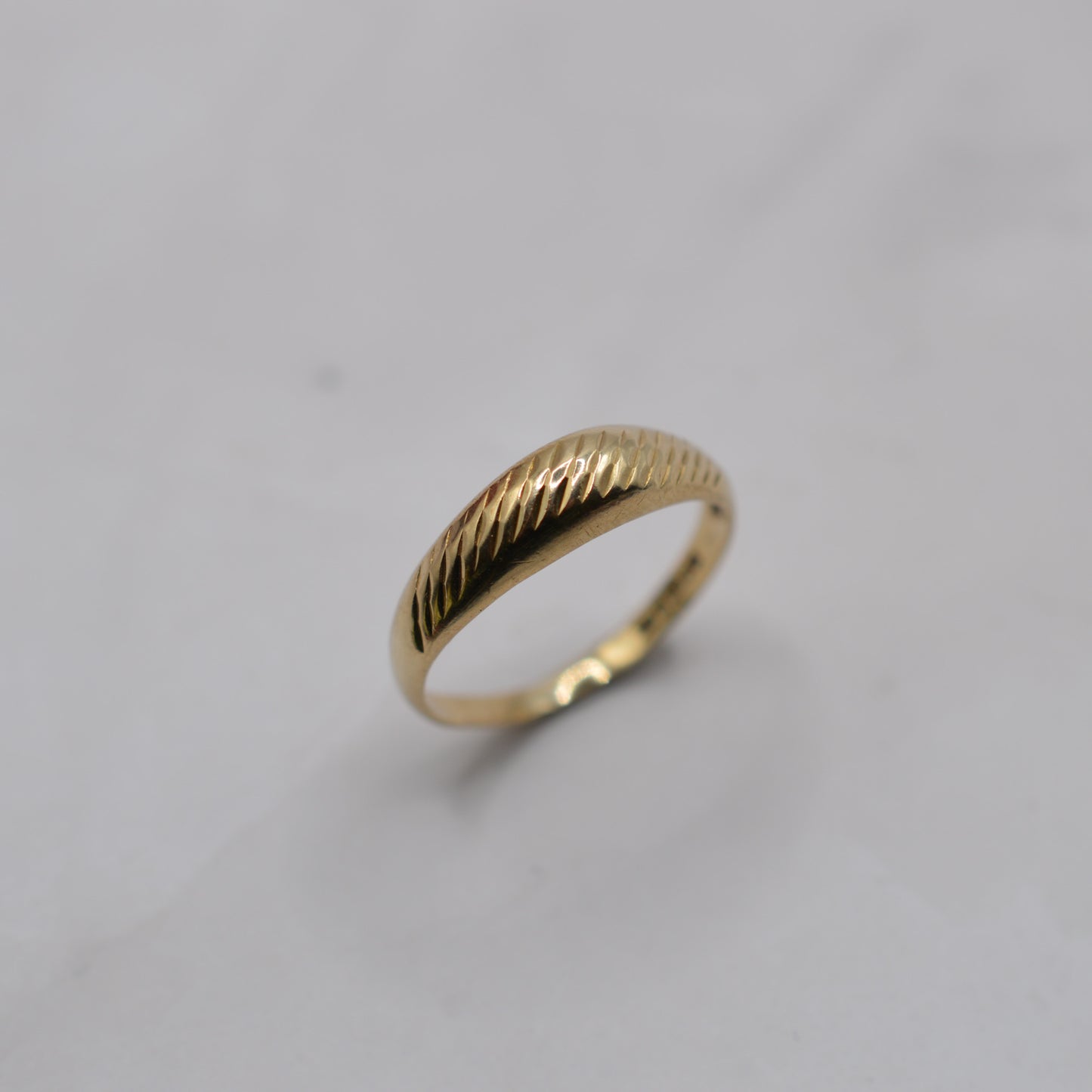 1980s 9ct Gold Engraved Band Ring