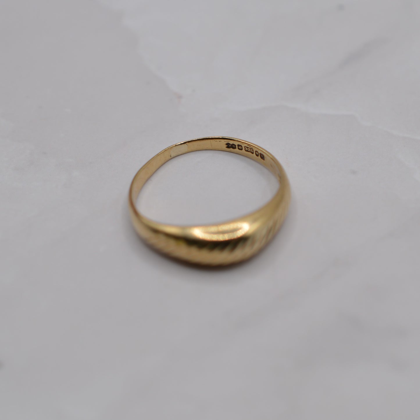1980s 9ct Gold Engraved Band Ring