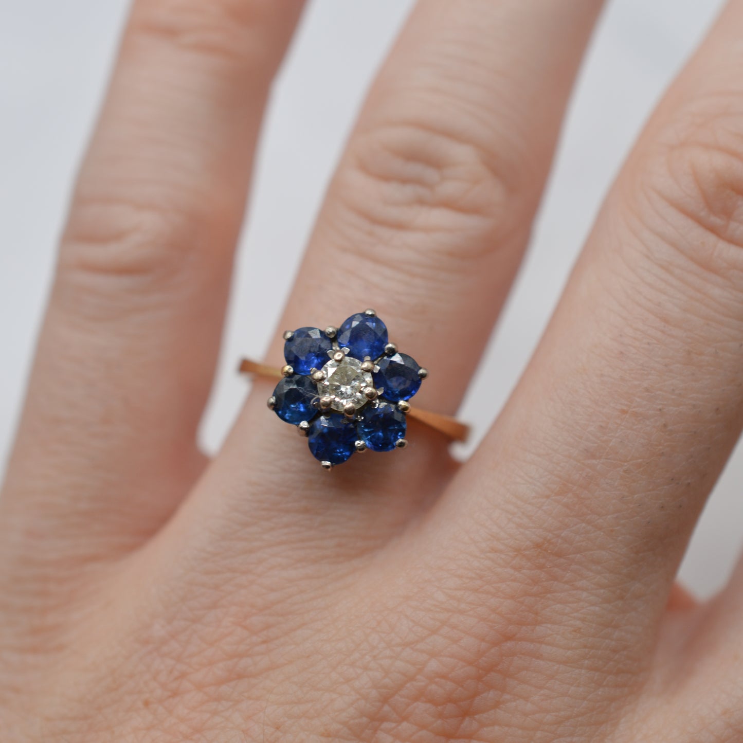 1970s Vintage 18ct Gold Sapphire & Diamond Floral Cluster Ring
