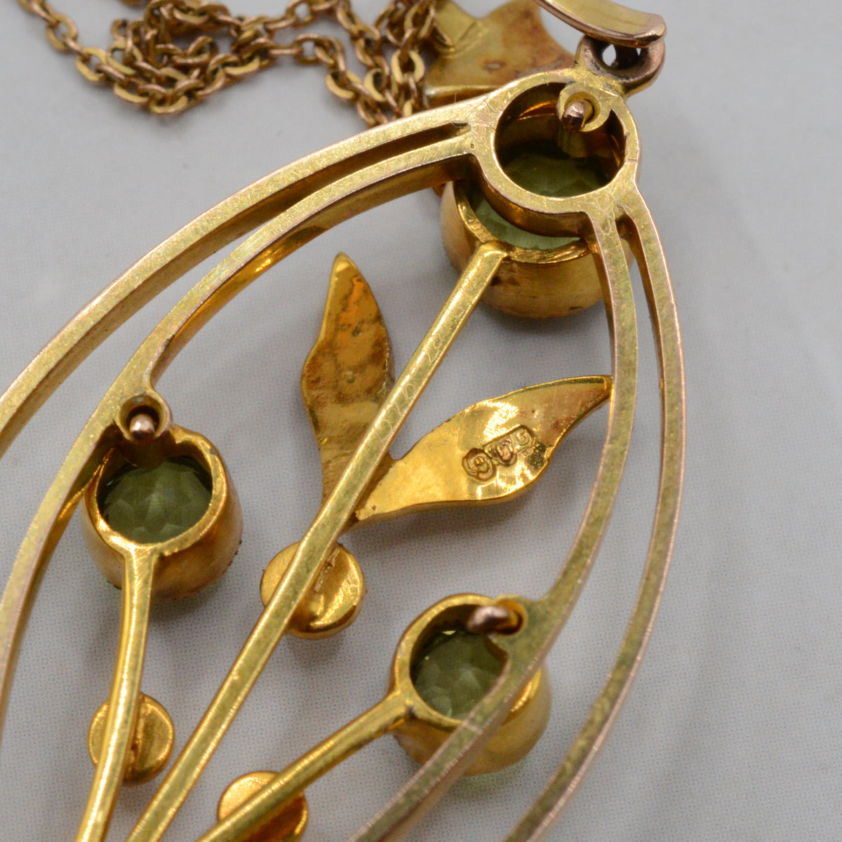 Large Antique Edwardian 9ct Gold Peridot & Pearl Pendant Necklace (16")