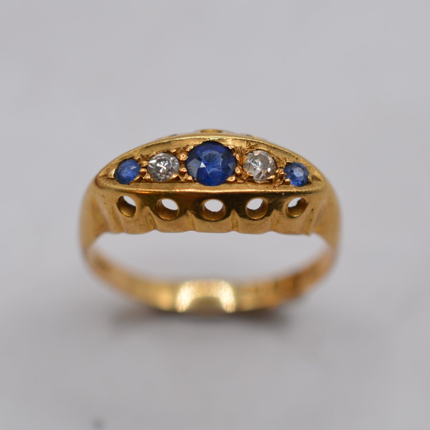 Antique 1915 18ct Gold Sapphire & Diamond Ring