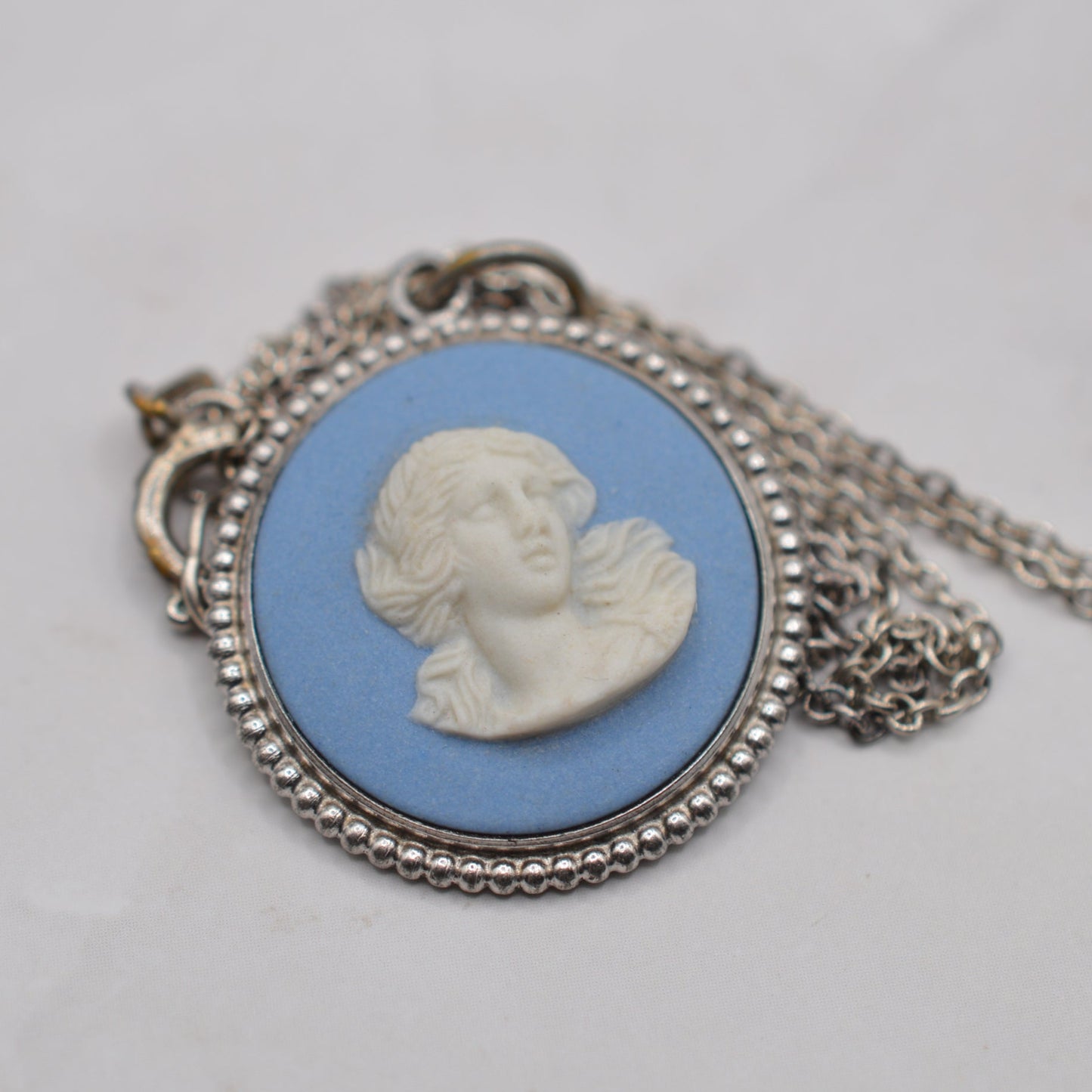 1970s Vintage Sterling Silver Wedgwood Cameo Pendant Necklace (17” Chain)