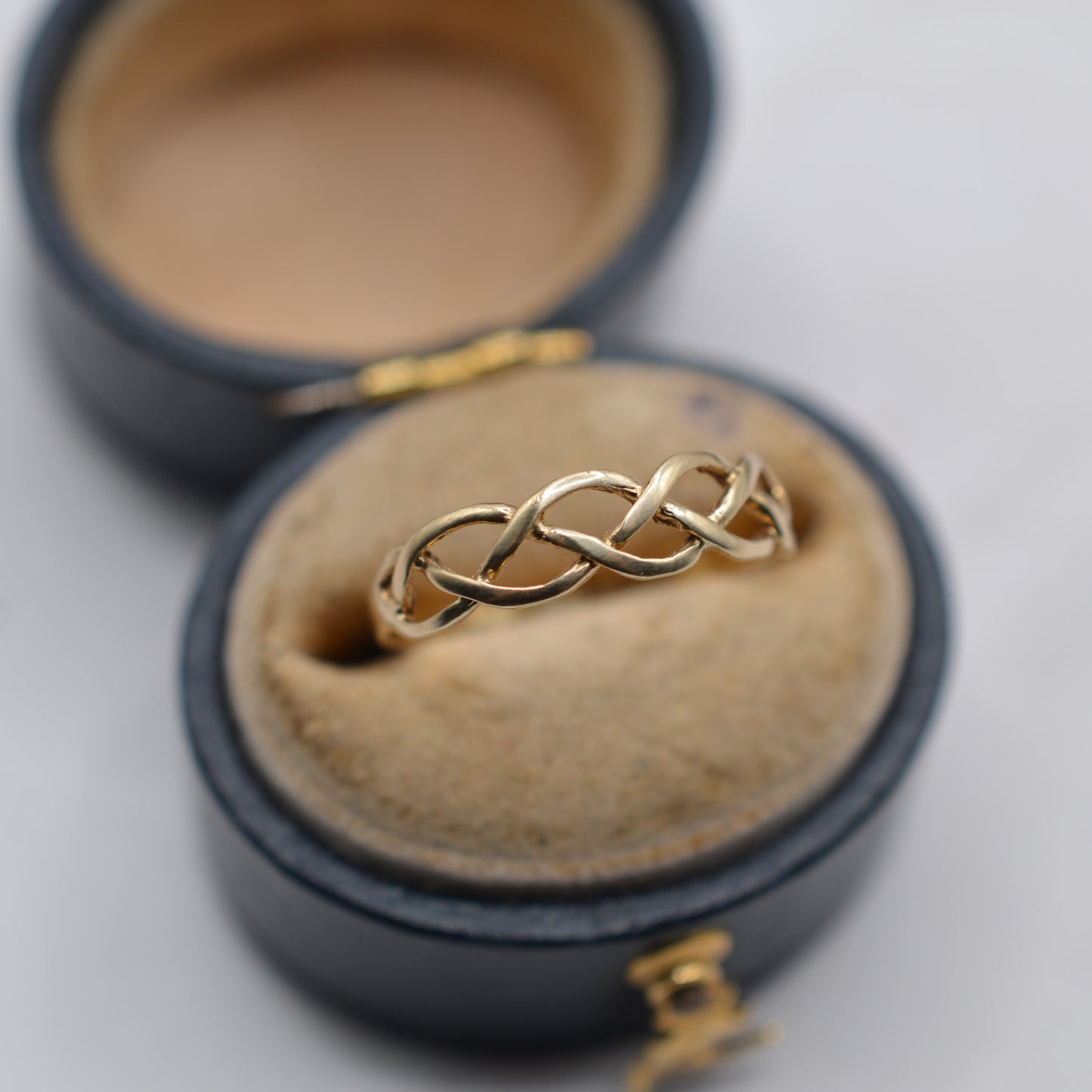 1980s Vintage 9ct Gold Celtic Braid Ring