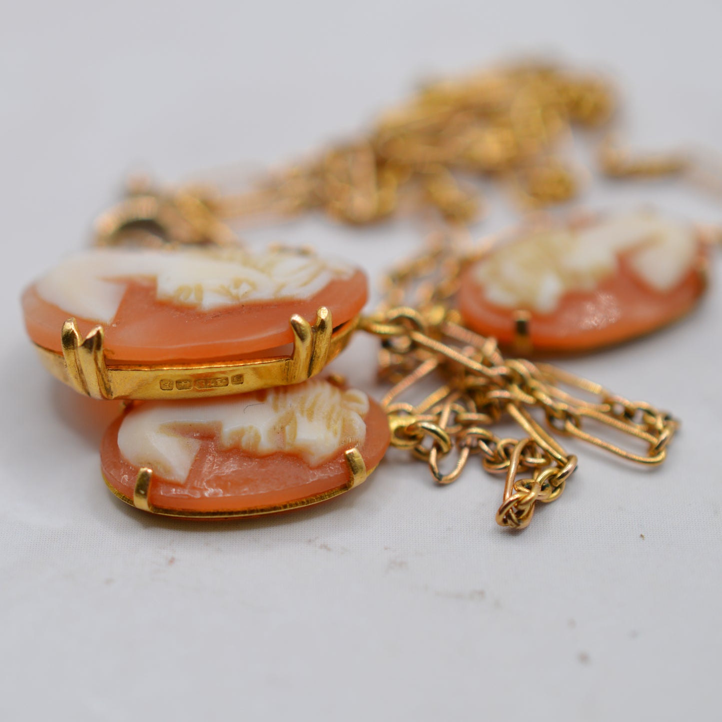 1980s Vintage 9ct Gold Triple Cameo Figaro Necklace