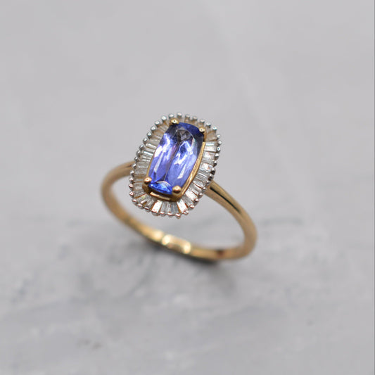 9ct Gold Tanzanite & Diamond Cluster Ring