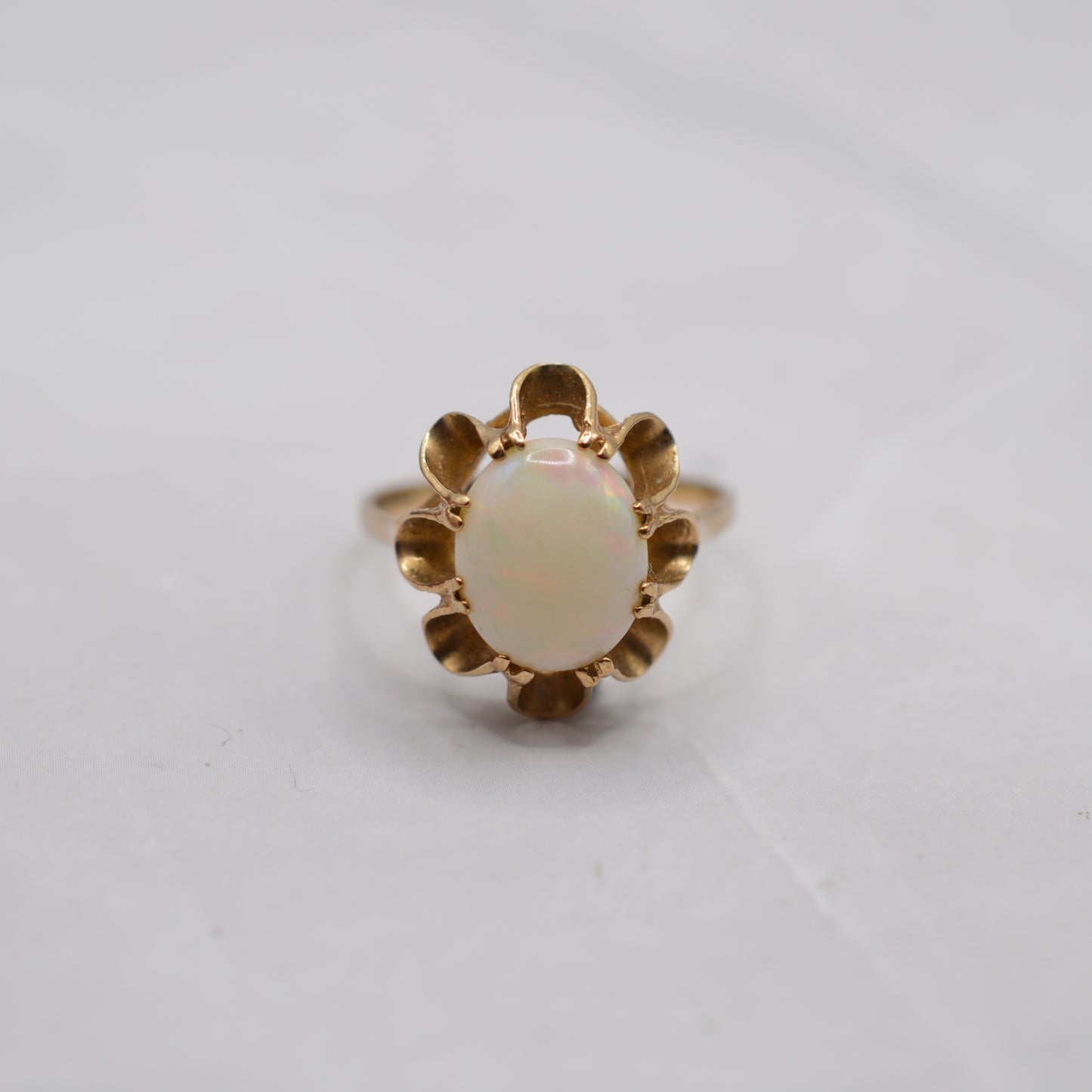 Chunky 1990s 9ct Gold Opal Solitaire Ring