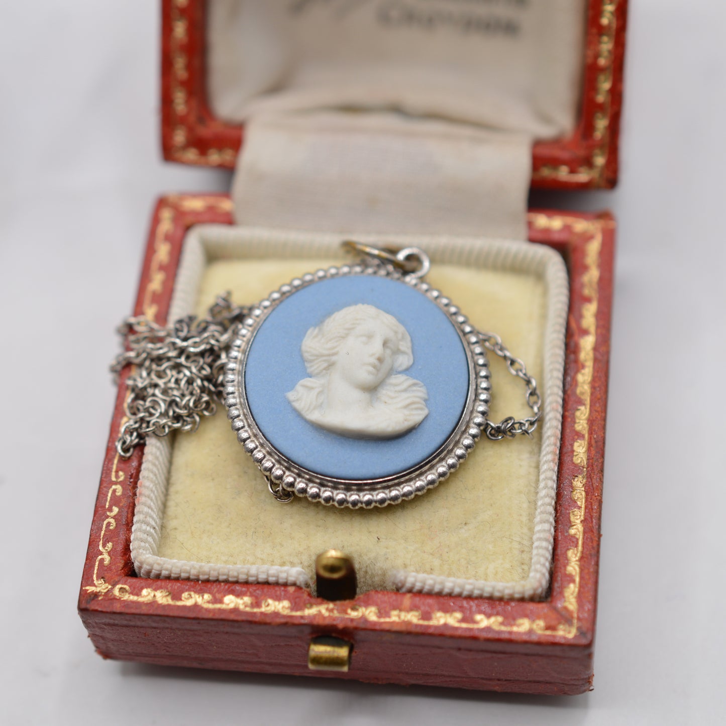 1970s Vintage Sterling Silver Wedgwood Cameo Pendant Necklace (17” Chain)
