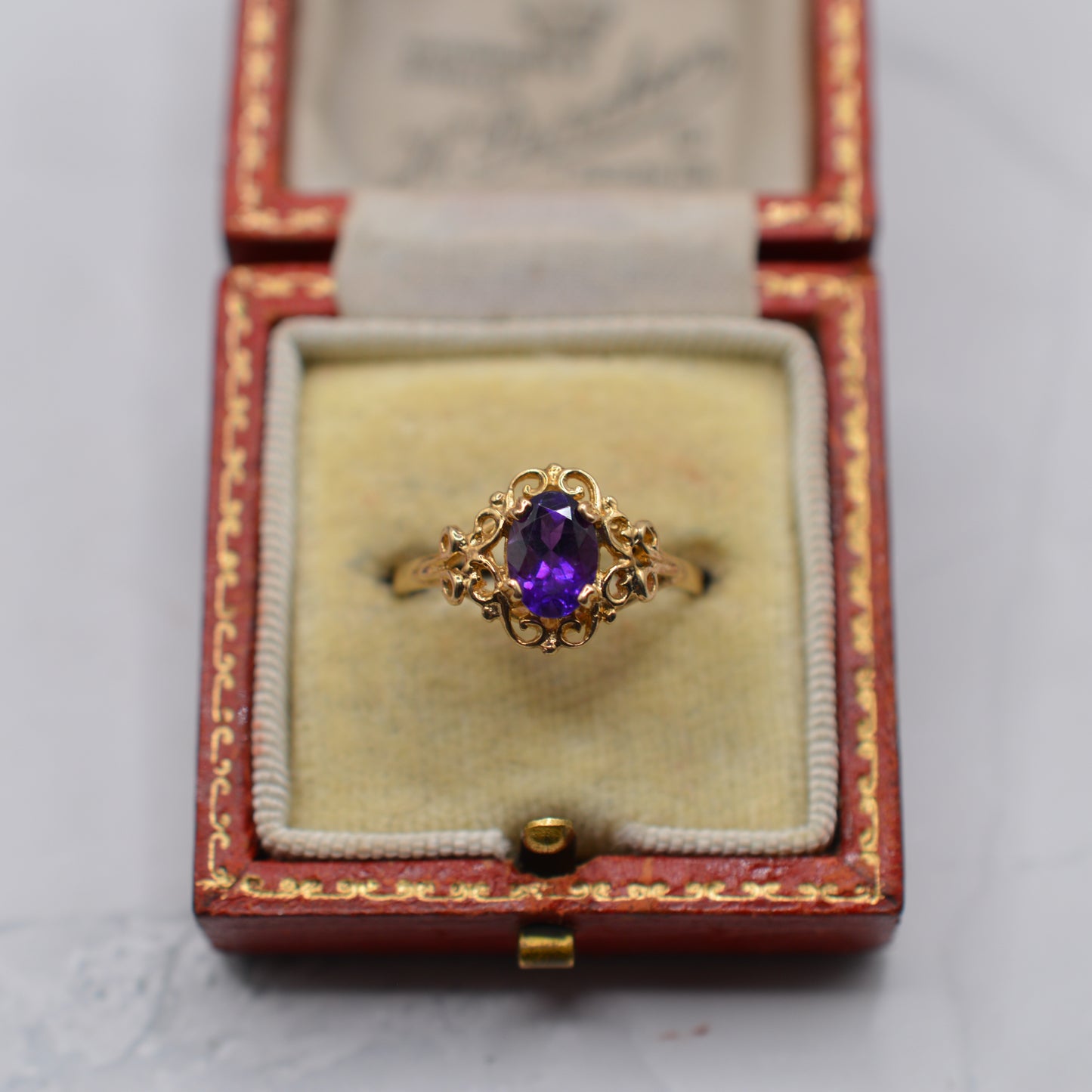 9ct Gold Amethyst Ring with Swirl Border