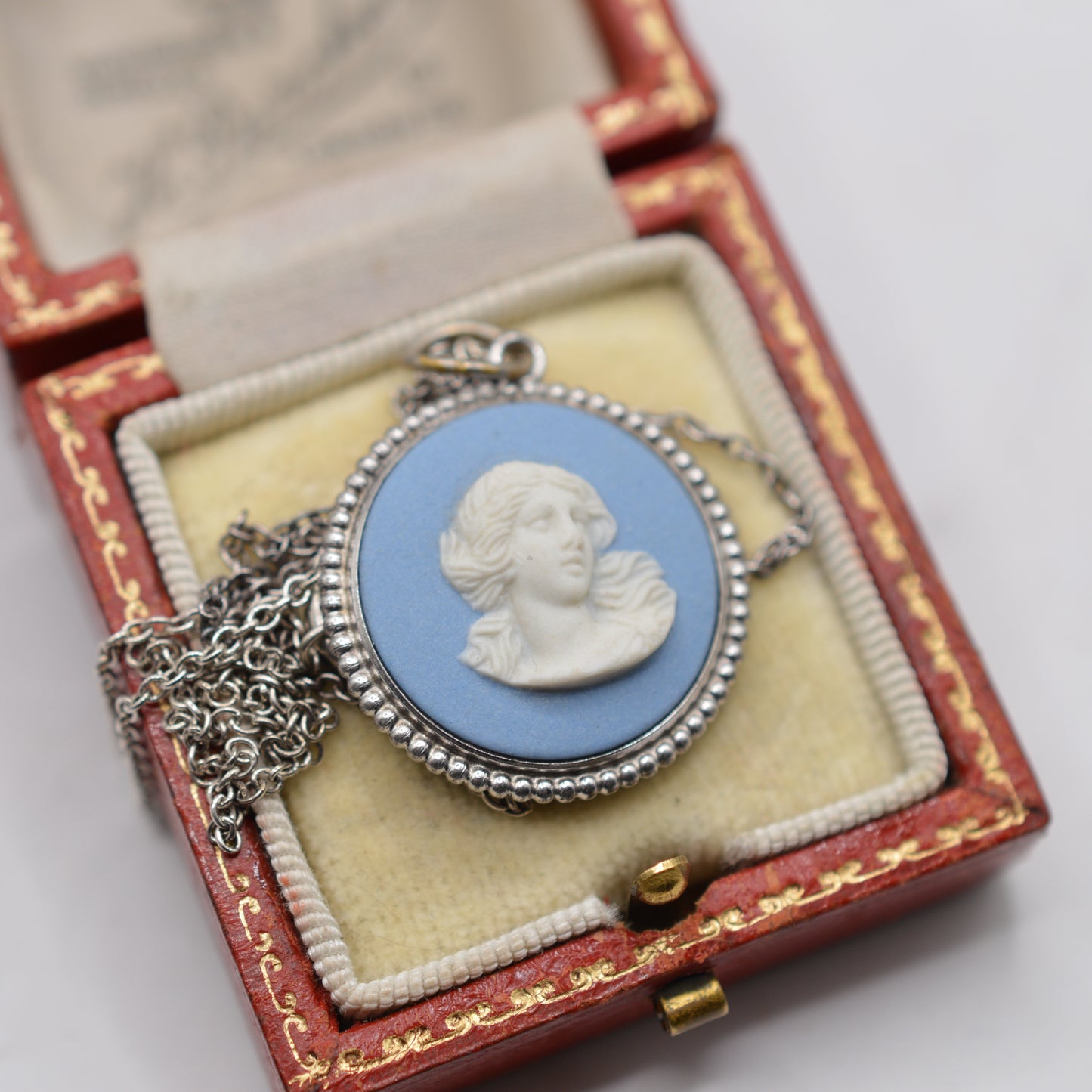 1970s Vintage Sterling Silver Wedgwood Cameo Pendant Necklace (17” Chain)