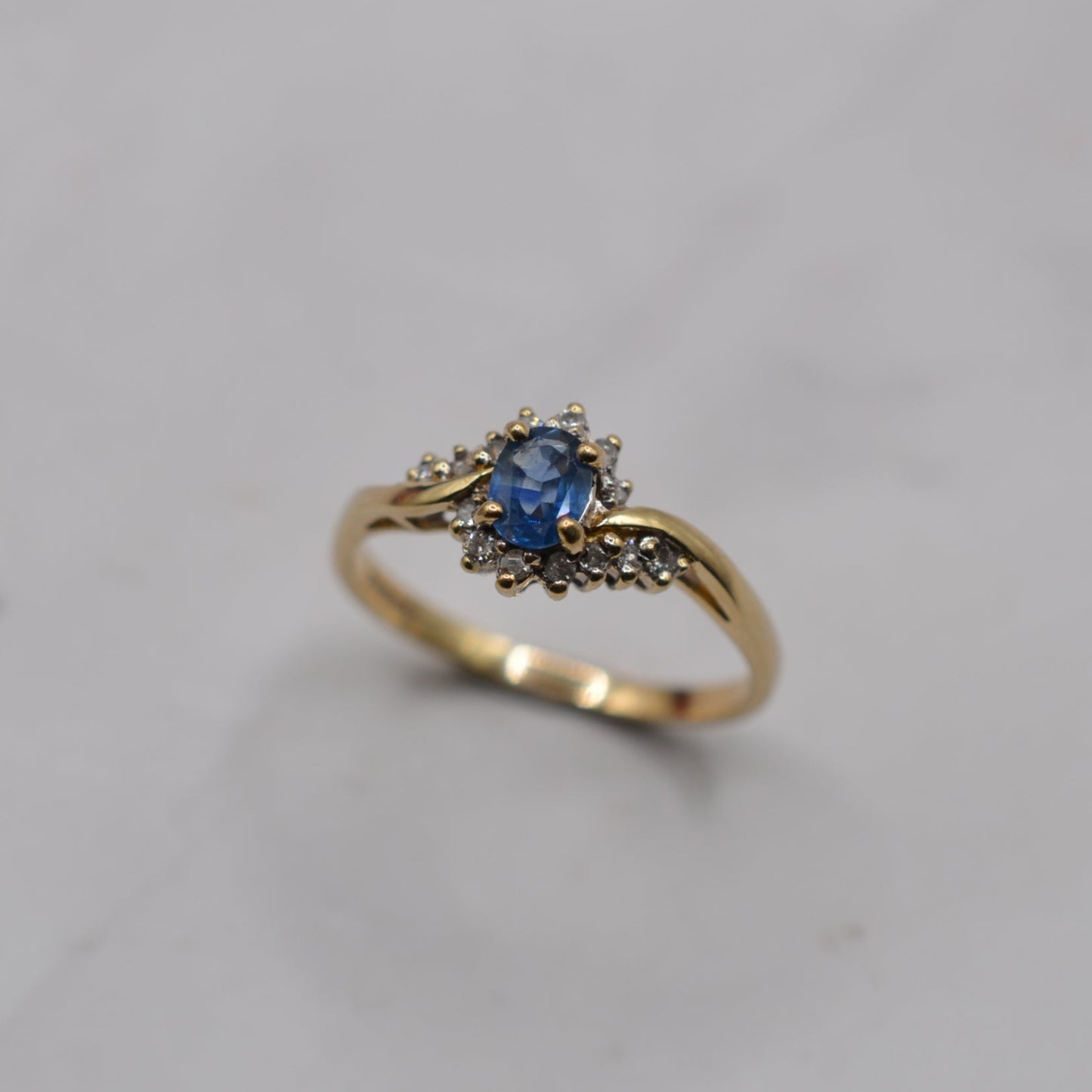 9ct Gold Sapphire & Diamond Cluster Crossover Ring