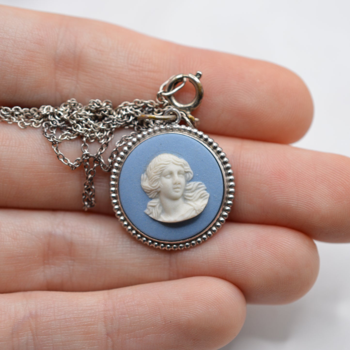 1970s Vintage Sterling Silver Wedgwood Cameo Pendant Necklace (17” Chain)