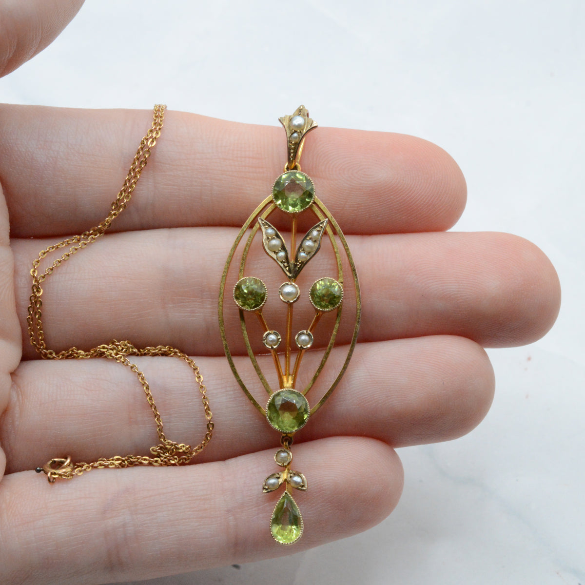 Large Antique Edwardian 9ct Gold Peridot & Pearl Pendant Necklace (16")