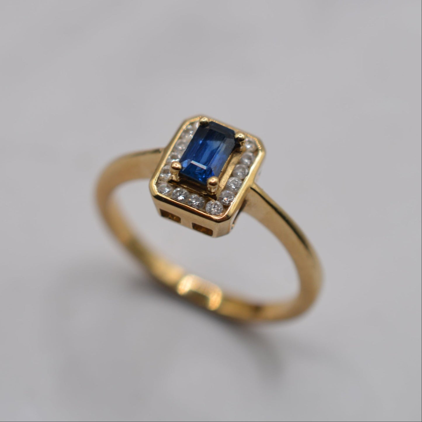 9ct Gold Sapphire & Diamond Cluster Ring